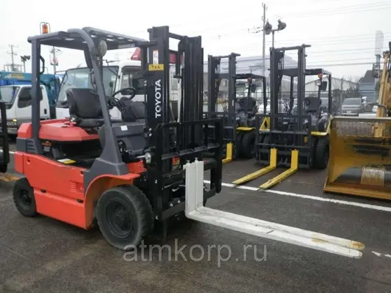 Вилочный погрузчик TOYOTA FORKLIFT 40-7FB25 2012 года б/у
