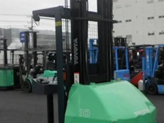 Вилочный погрузчик Toyota FORKLIFT 7FBPR10 2008 года б/у фото 2