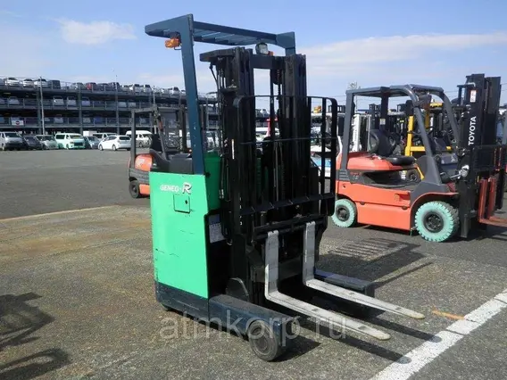 Вилочный погрузчик Toyota FORKLIFT 7FBR10 2010 года б/у