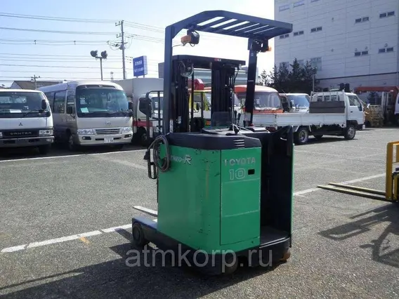 Вилочный погрузчик Toyota FORKLIFT 7FBR10 2010 года б/у фото 2