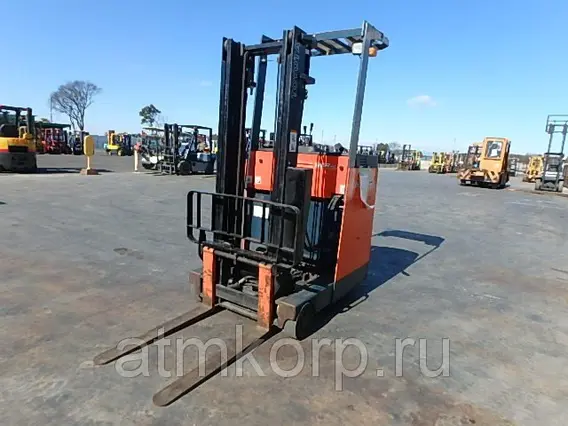Вилочный погрузчик Toyota FORKLIFT 7FBRK9 2003 года б/у