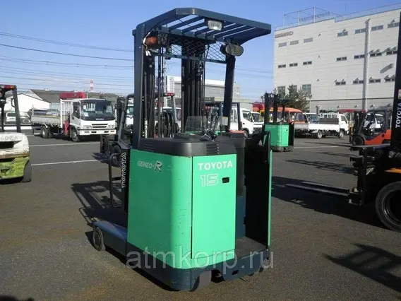 Вилочный погрузчик TOYOTA FORKLIFT 7FBR15 2008 года б/у фото 2