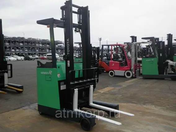 Вилочный погрузчик Toyota FORKLIFT 7FBR15 2011 года б/у
