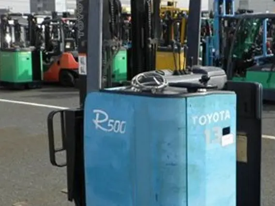 Вилочный погрузчик TOYOTA FORKLIFT 6FBRJ13 2000 года б/у фото 2