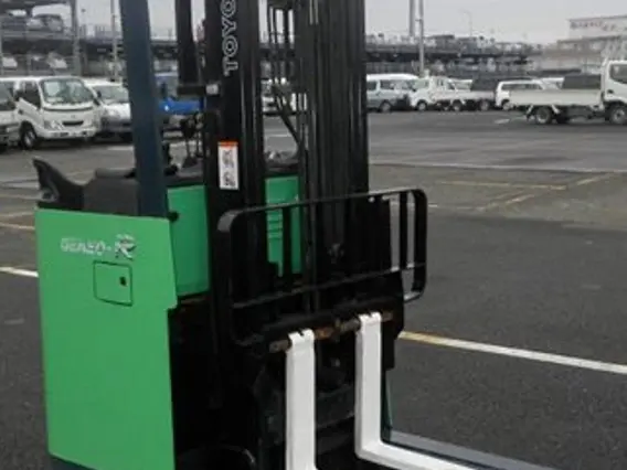 Вилочный погрузчик Toyota FORKLIFT 7FBRK13 2004 года б/у