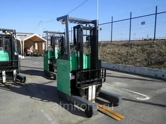 Вилочный погрузчик Toyota FORKLIFT 7FBRK13 2012 года б/у