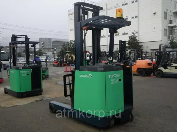 Вилочный погрузчик TOYOTA FORKLIFT 7FBRS25 2011 года б/у фото 2