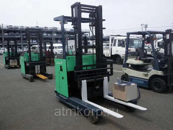 Штабелер Toyota FORKLIFT 7FBR25 2003 года б/у