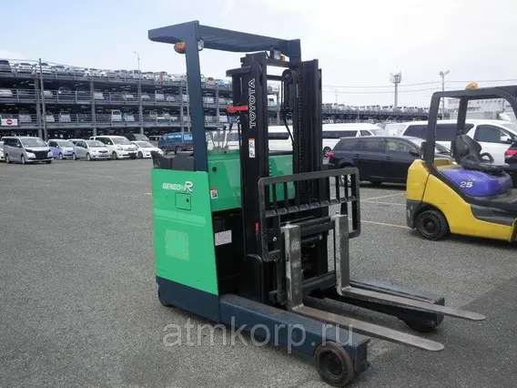 Вилочный погрузчик TOYOTA FORKLIFT 7FBR30 2011 года б/у