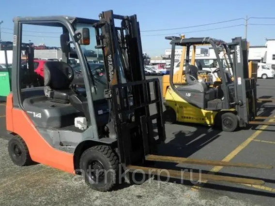 Вилочный погрузчик Toyota FORKLIFT 8FGL14 2007 года б/у