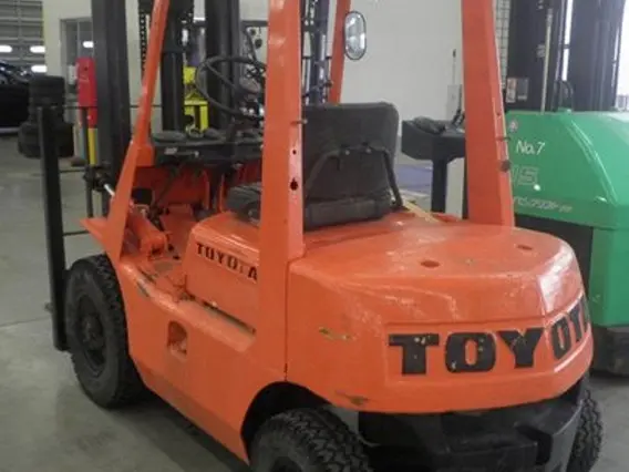 Вилочный погрузчик Toyota FORKLIFT 2FG20 2018 года б/у фото 2
