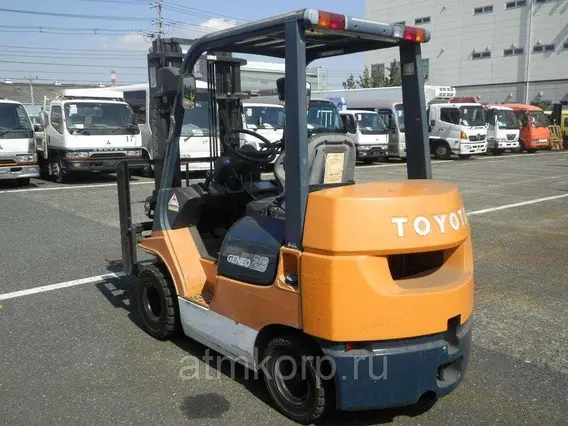 Вилочный погрузчик Toyota FORKLIFT 7FGKL25 2002 года б/у фото 2