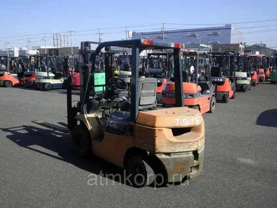 Вилочный погрузчик Toyota FORKLIFT 7FG25 2003 года б/у фото 2