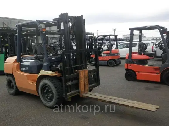Вилочный погрузчик Toyota FORKLIFT 7FG35 2006 года б/у