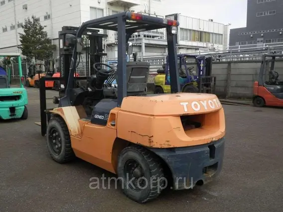 Вилочный погрузчик Toyota FORKLIFT 7FG35 2006 года б/у фото 2