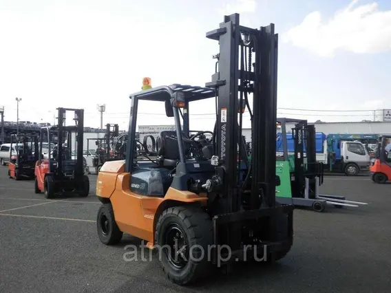 Вилочный погрузчик Toyota FORKLIFT 02-7FG40 2006 года б/у