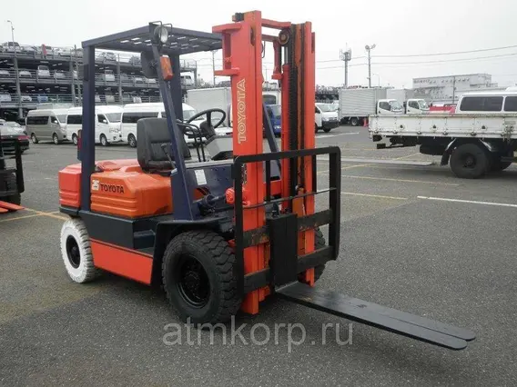 Вилочный погрузчик Toyota FORKLIFT 5FD25 2008 года б/у