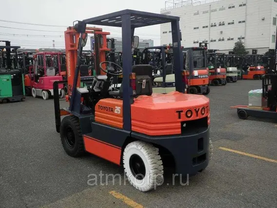 Вилочный погрузчик Toyota FORKLIFT 5FD25 2008 года б/у фото 2