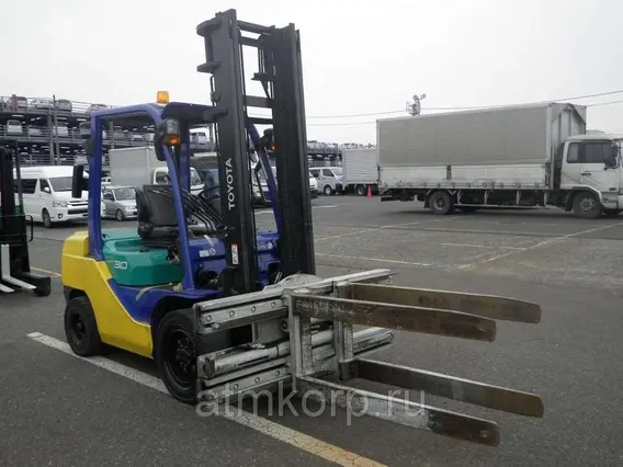 Вилочный погрузчик Toyota FORKLIFT 52-8FD30 2013 года б/у