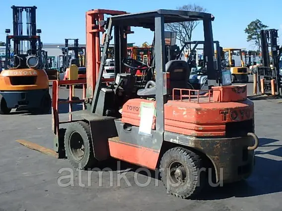 Вилочный погрузчик Toyota FORKLIFT 5FD30 1990 года б/у фото 4