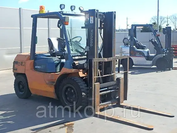 Вилочный погрузчик Toyota FORKLIFT 7FD35 2007 года б/у фото 3