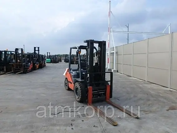 Вилочный погрузчик Toyota FORKLIFT 50-8FDJ35 2014 года б/у фото 3