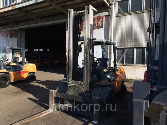 Вилочный погрузчик Toyota FORKLIFT 7FDA50 2008 года б/у