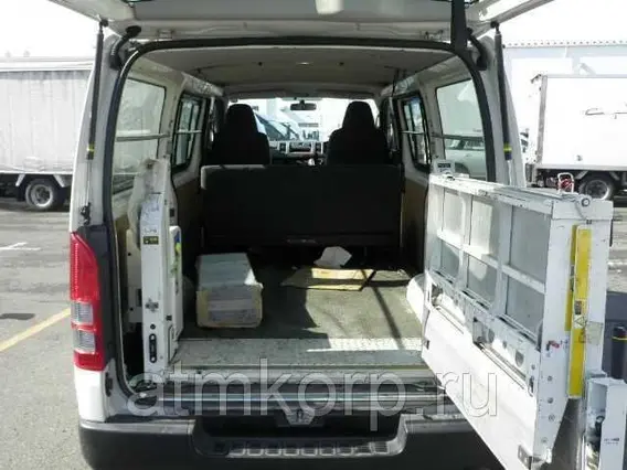 Микроавтобус Toyota HIACE VAN KDH201V 2012 года б/у