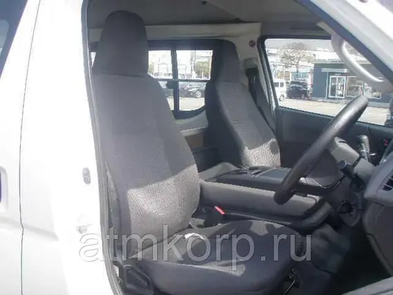 Микроавтобус Toyota HIACE VAN 2011 года б/у фото 5