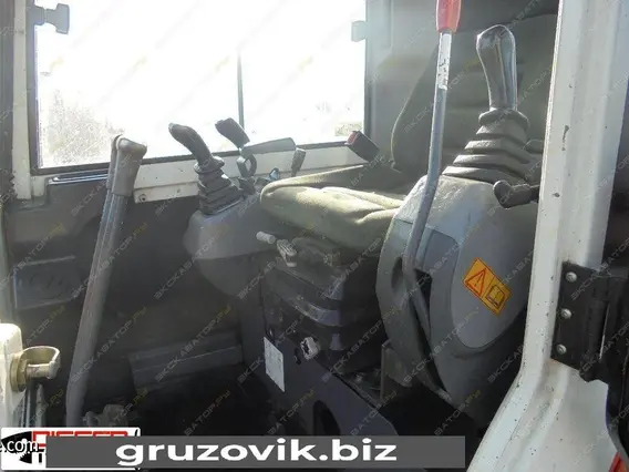 Экскаватор Kubota KX61-3 2009 года б/у фото 3