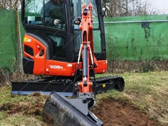 Экскаватор Kubota KX019-4 2018 года б/у фото 2