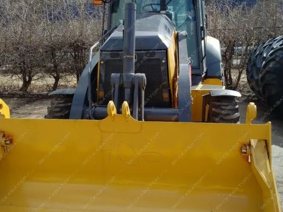 Фронтальный погрузчик John Deere 315SL 2018 года б/у фото 3