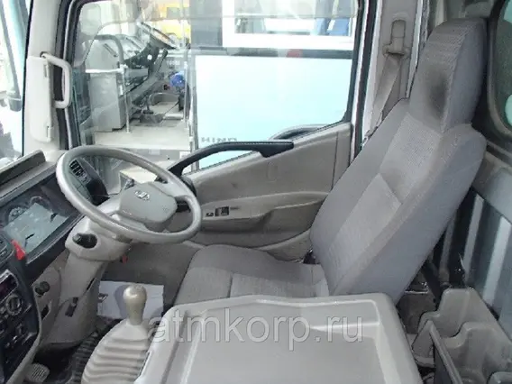 Тентованный грузовик Nissan ATLAS SZ2F24 2010 года б/у фото 2