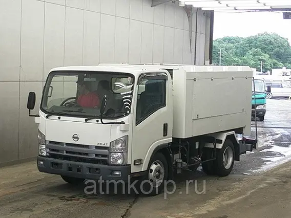 Вакуумная автоцистерна Nissan ATLAS APR75N 2010 года б/у