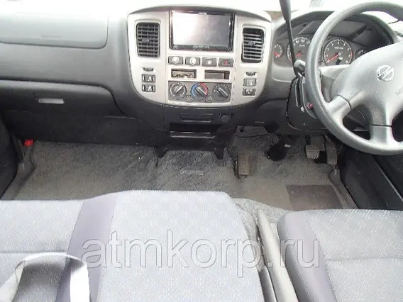 Микроавтобус Nissan Caravan 2011 года б/у фото 4