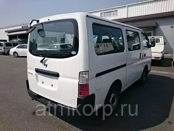 Микроавтобус Nissan CARAVAN VRE25 2010 года б/у фото 3