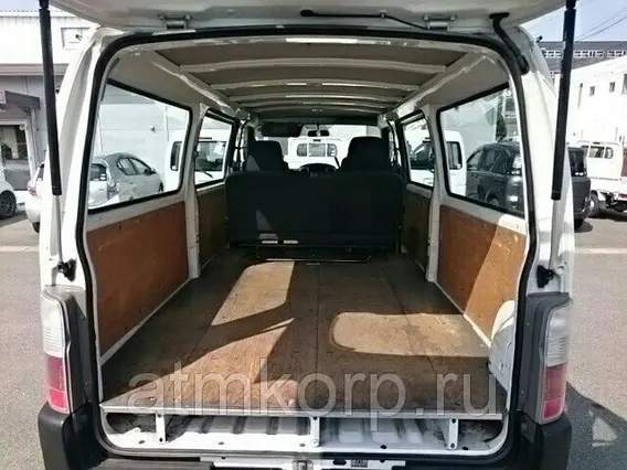 Микроавтобус Nissan CARAVAN VRE25 2010 года б/у