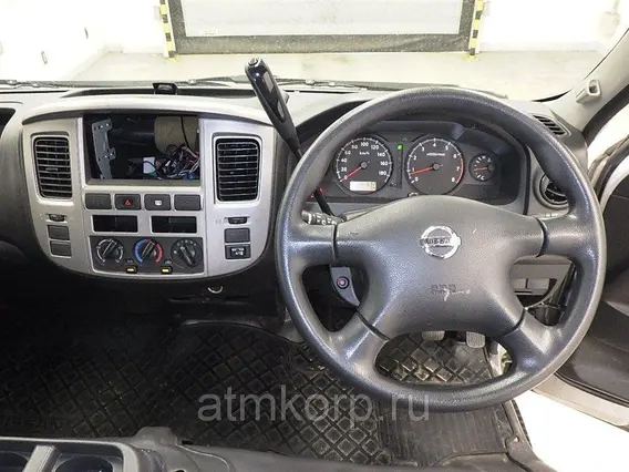 Микроавтобус NISSAN CARAVAN VRE25 2010 года б/у фото 5