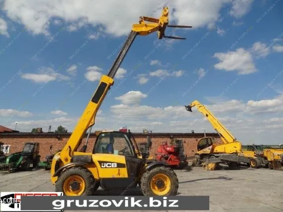 Телескопический погрузчик JCB LOADALL 531-70 2012 года б/у