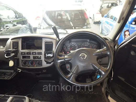 Микроавтобус Nissan CARAVAN VWE25 2011 года б/у фото 5