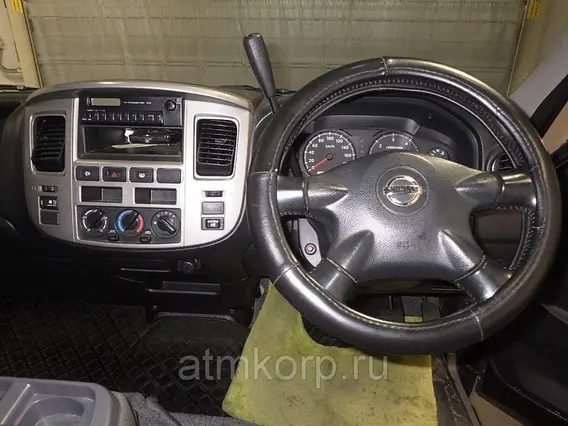 Микроавтобус Nissan CARAVAN VWE25 2011 года б/у фото 5