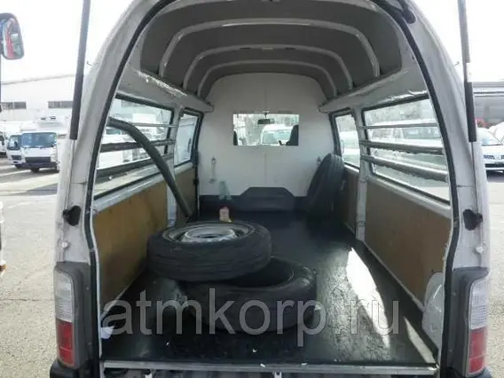Микроавтобус Nissan CARAVAN CSGE25 2010 года б/у фото 2