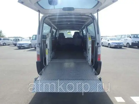 Микроавтобус Nissan CARAVAN VRE25 2012 года б/у