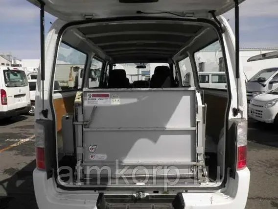Микроавтобус Nissan CARAVAN VWE25 2012 года б/у