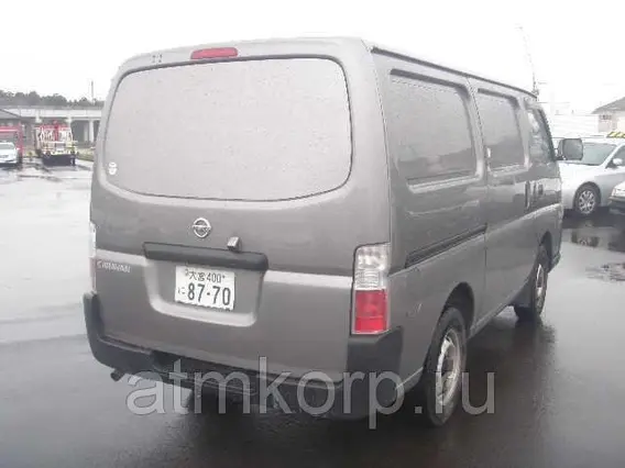 Изотермический фургон Nissan CARAVAN VRE25 2010 года б/у