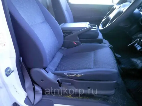 Автофургон Nissan CARAVAN VRE25 2012 года б/у фото 4