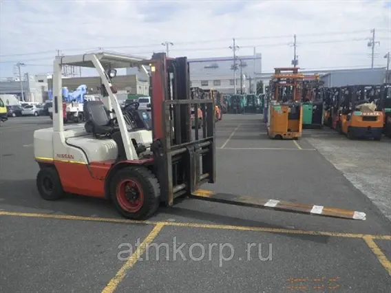 Вилочный погрузчик Nissan YG1F2A30 2011 года б/у