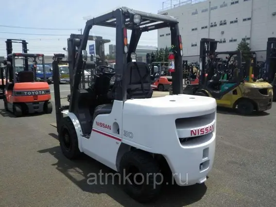 Вилочный погрузчик Nissan UG1F2A30J 2012 года б/у фото 2