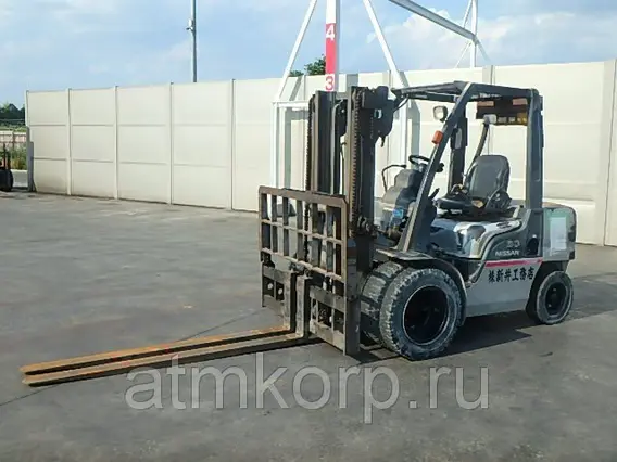Вилочный погрузчик Nissan YGL02 2007 года б/у