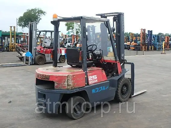 Вилочный погрузчик Nissan FJ02 1994 года б/у фото 2